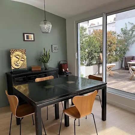 Elegant Duplex With Private Terrace In Paris Apartman Levallois-Perret